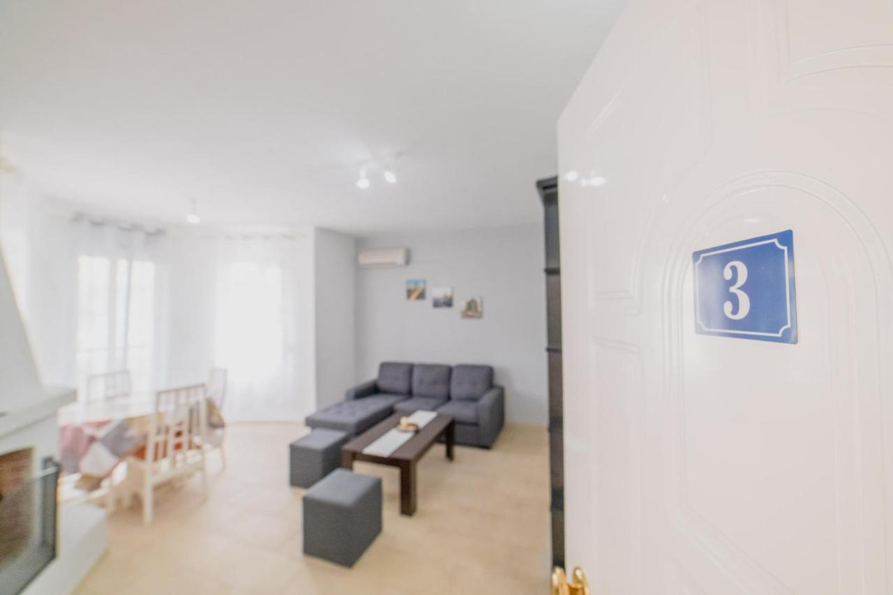Family Resort Ofrínion Extérieur photo